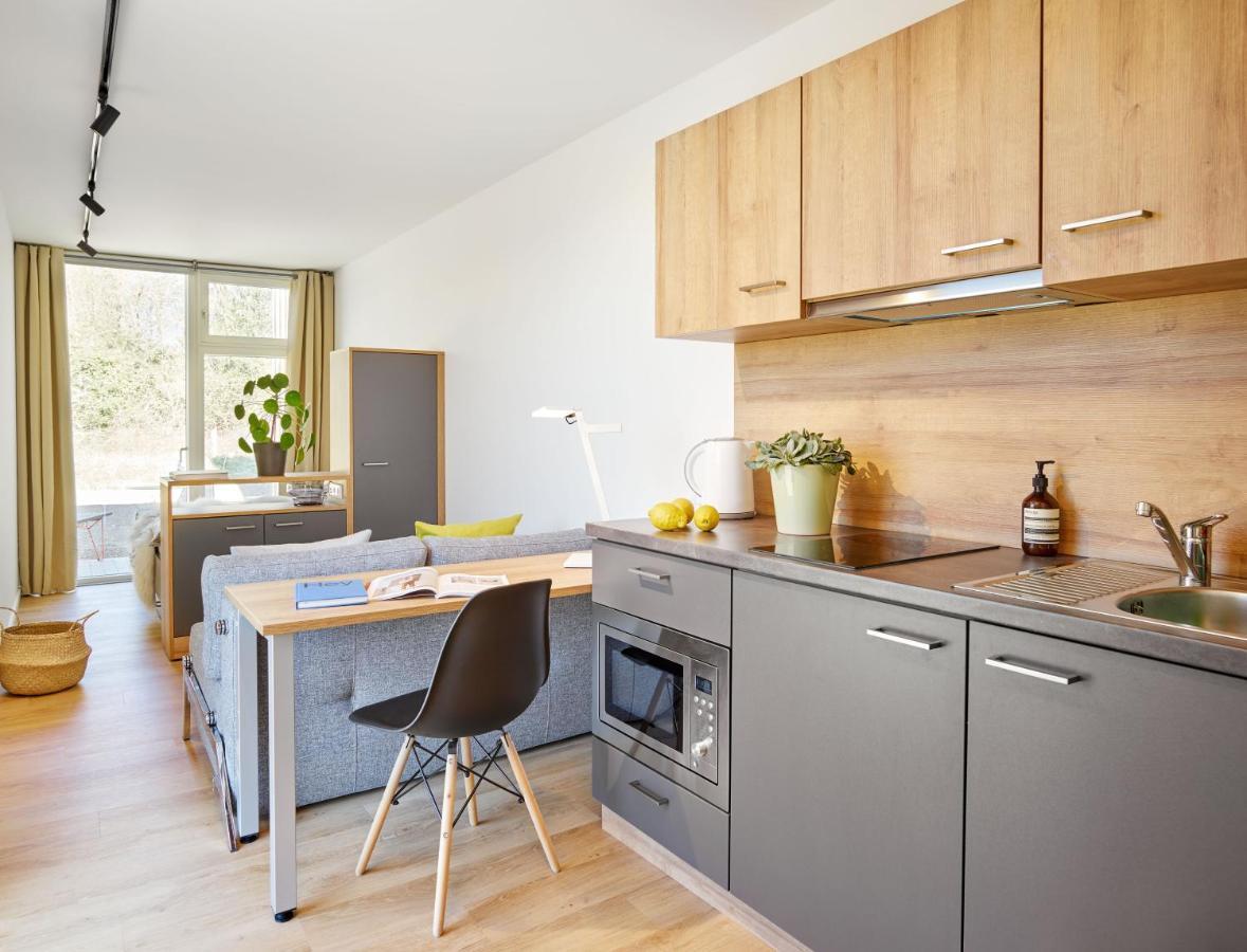 Modern ausgebauter Überseecontainer als Tiny House Wertheim Exterior foto