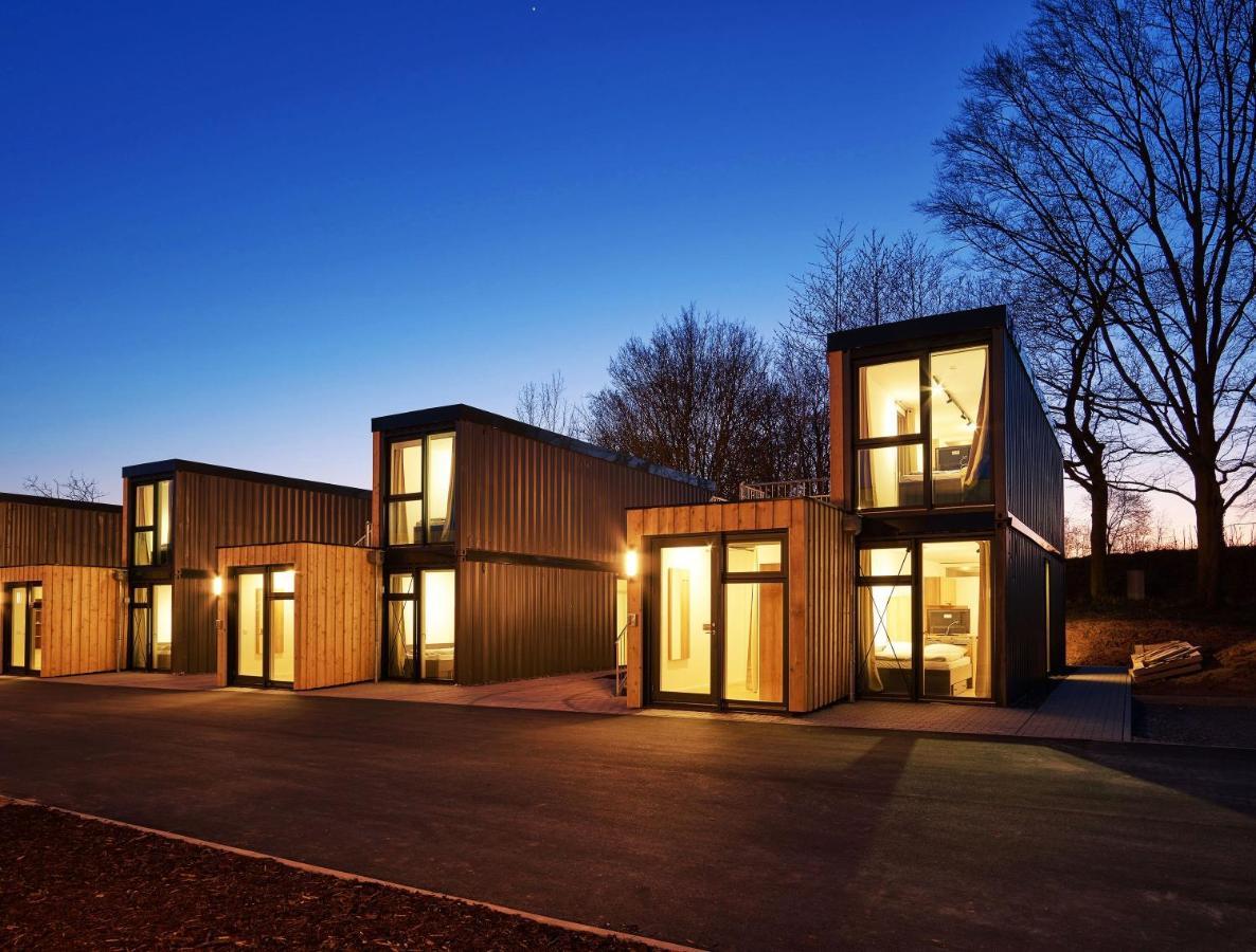 Modern ausgebauter Überseecontainer als Tiny House Wertheim Exterior foto